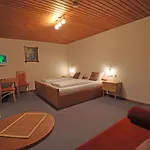 Hotel Kreuz Hoehengasthof *