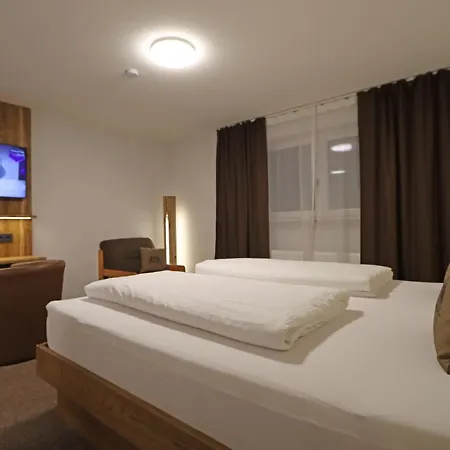 Kreuz Hoehengasthof * بريتناو