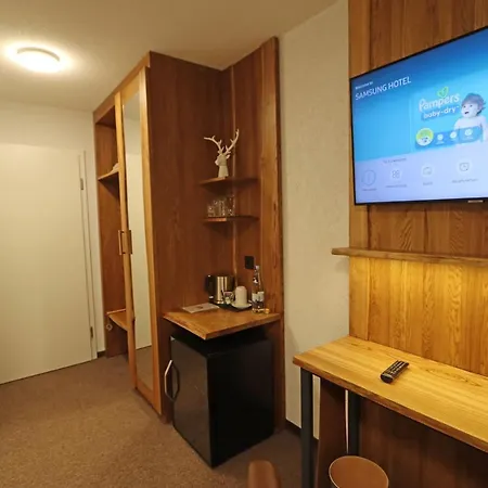 Kreuz Hoehengasthof فندق