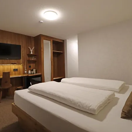 Kreuz Hoehengasthof فندق بريتناو