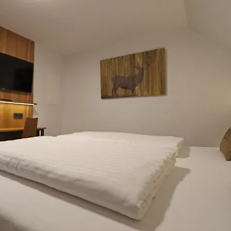 Kreuz Hoehengasthof * بريتناو