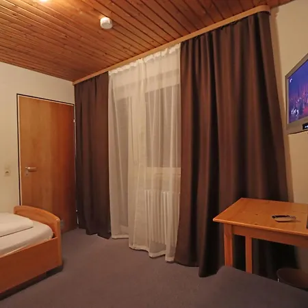 Kreuz Hoehengasthof 布莱特瑙