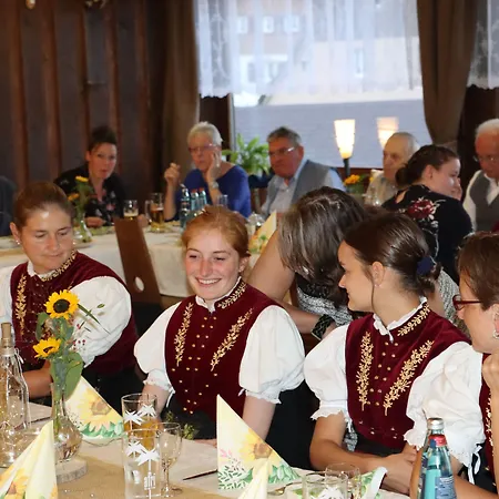 Kreuz Hoehengasthof بريتناو