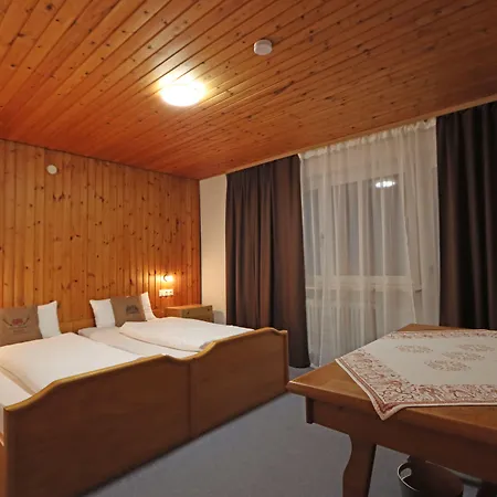 Kreuz Hoehengasthof فندق *