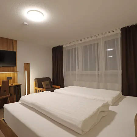 Kreuz Hoehengasthof Breitnau