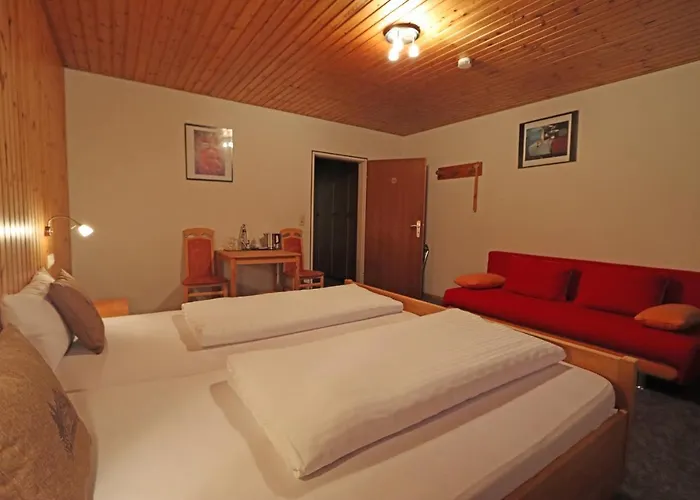 Kreuz Hoehengasthof * ブライトナウ